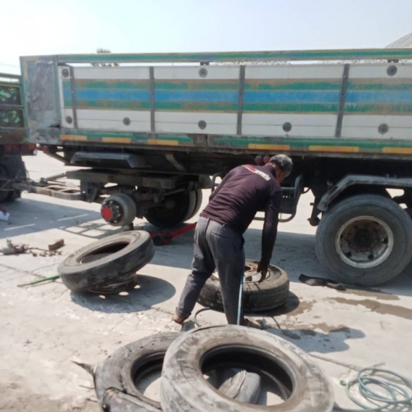 รับปะยางนอกสถานที่ 24 ชั่วโมง และปะยางฉุกเฉินนอกสถานที่​